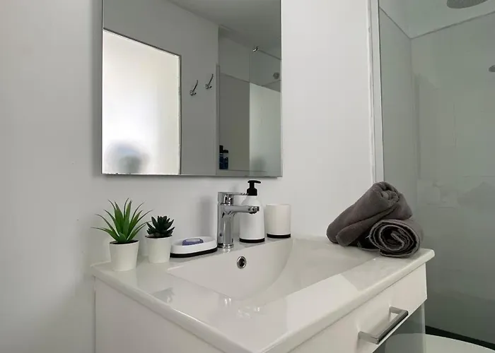 Sunny Cozy & Pretty Penthouse In Sc *