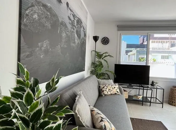 Sunny Cozy & Pretty Penthouse In Sc *