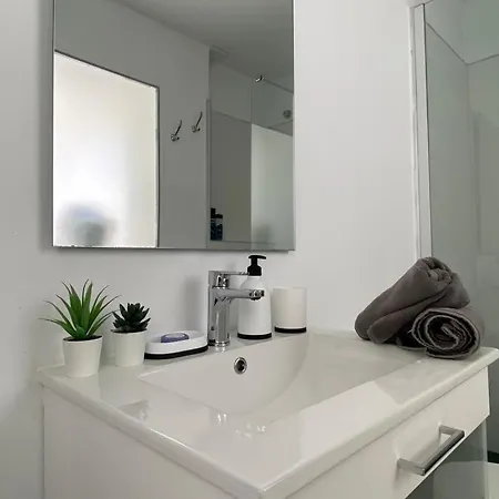 Sunny Cozy & Pretty Penthouse In Sc *