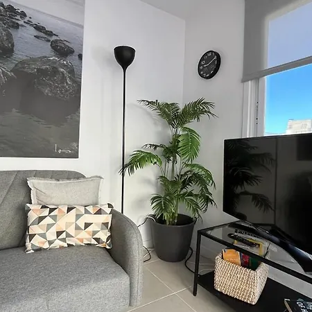 Sunny Cozy & Pretty Penthouse In Sc *