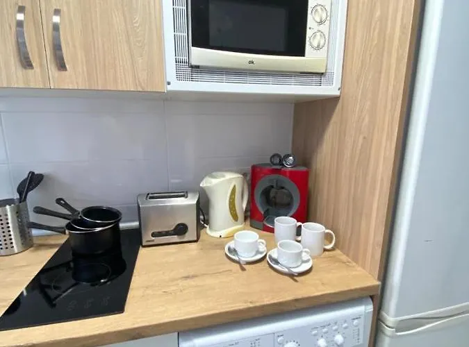 아파트 Sunny Cozy & Pretty Penthouse In Sc *