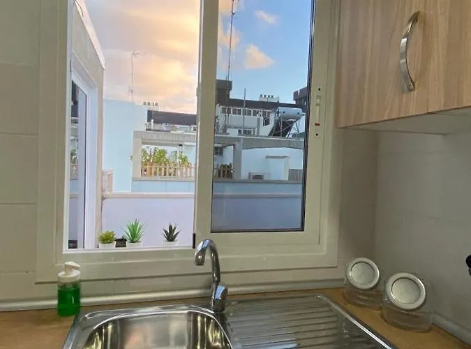 Sunny Cozy & Pretty Penthouse In Sc *