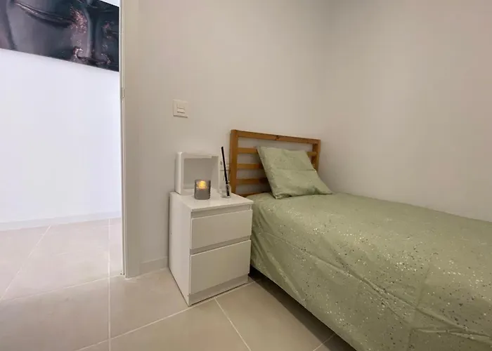 아파트 Sunny Cozy & Pretty Penthouse In Sc