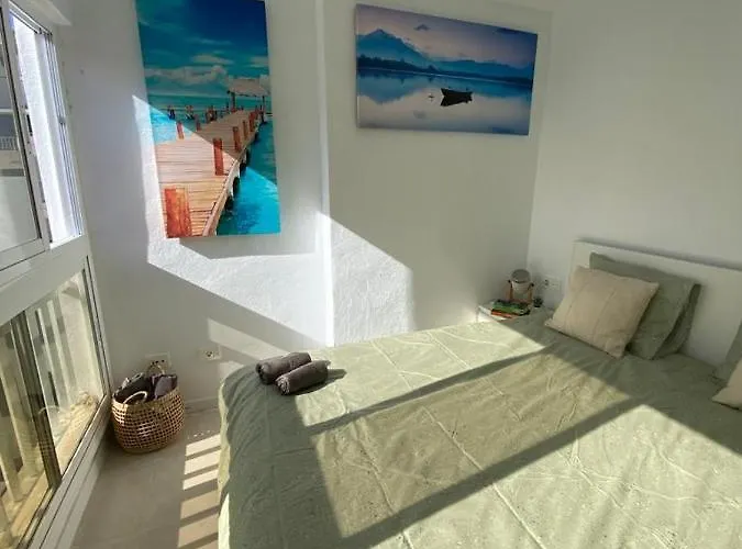 Sunny Cozy & Pretty Penthouse In Sc 아파트