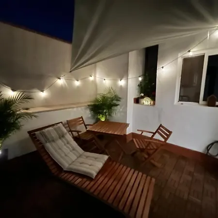 Sunny Cozy & Pretty Penthouse In Sc